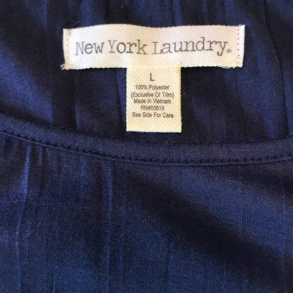 •BUNDLE ONLY• NEW YORK LAUNDRY TOP - Picture 4 of 8